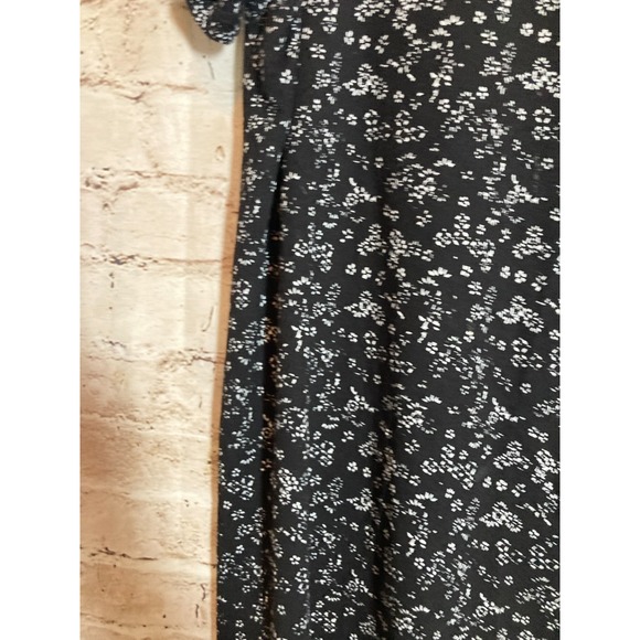 Old Navy Top Womens XL Black Ditsy Micro Floral Jersey Stretch Lace Up Flowy - Picture 6 of 12